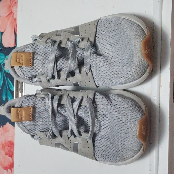 New Balance fresh foam sneakers size 7 - Picture 5 of 5